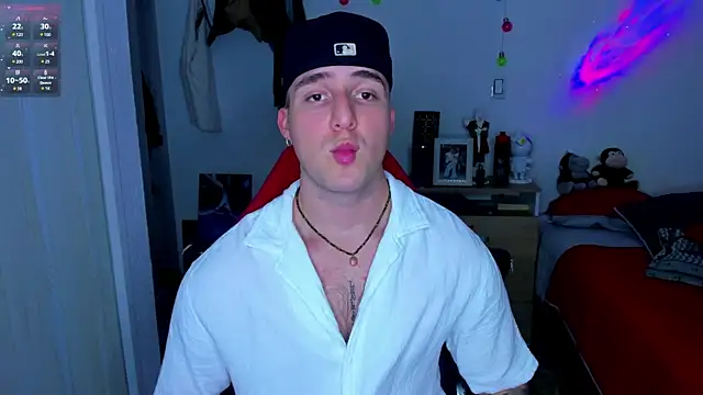 liam oficial02 online show from December 15, 2024, 4:40 am