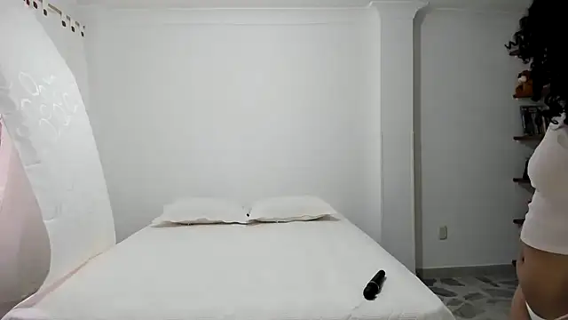 Snapshot of avellanatammy chatting on December 13, 2024, 9:09 pm avellanatammy online show from December 13, 2024, 9:09 pm