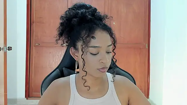 Snapshot of avellanatammy chatting on January 10, 2025, 9:53 pm avellanatammy online show from January 10, 2025, 9:53 pm