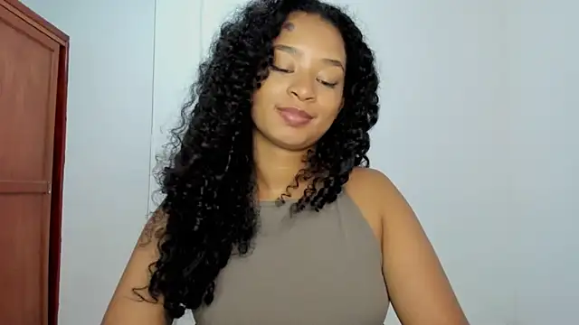 avellanatammy online show from December 16, 2025, 12:26 am