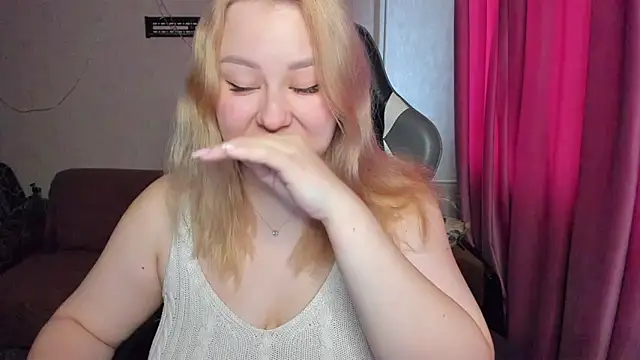 Milafoxxxy online show from November 4, 2025, 7:51 am