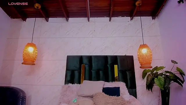 Taiissa  online show from March 12, 2025, 7:38 pm