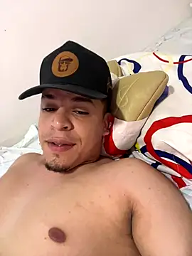 jhon150620 online show from December 21, 2025, 4:19 am