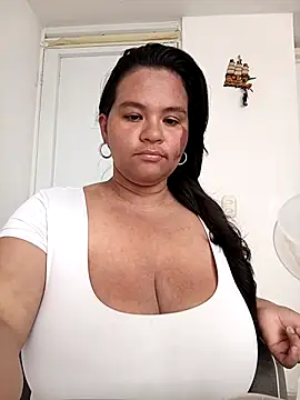 Julieta-tits online show from May 21, 2026, 4:36 pm