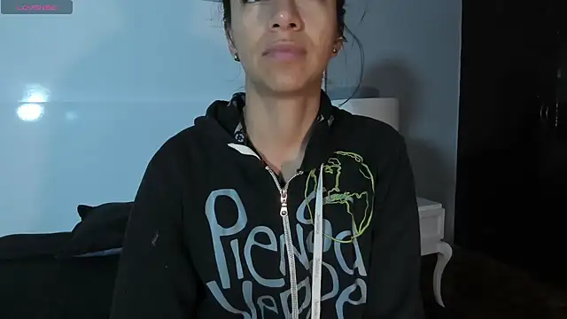 Tamaraakins online show from November 18, 2025, 12:20 pm