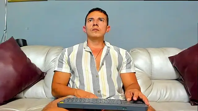 derekk frostt online show from June 22, 2026, 11:46 pm