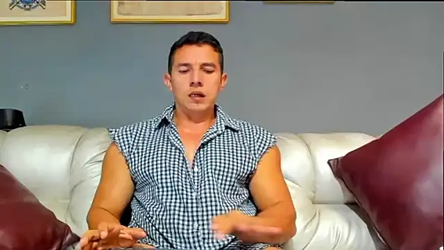 derekk frostt online show from July 31, 2026, 12:37 pm