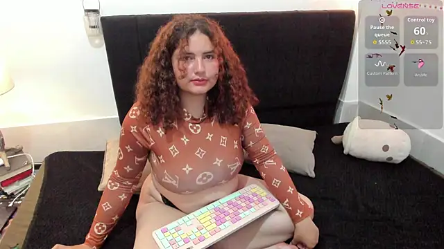Snapshot of Manina_Molly_ chatting on October 4, 2025, 8:40 pm Manina Molly  online show from October 4, 2025, 8:40 pm