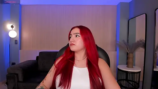 Snapshot of ViolettCastel chatting on February 17, 2025, 7:31 pm ViolettCastel online show from February 17, 2025, 7:31 pm