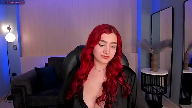 Snapshot of ViolettCastel chatting on February 19, 2025, 1:29 am ViolettCastel online show from February 19, 2025, 1:29 am