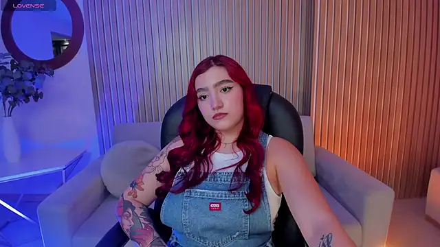 Snapshot of ViolettCastel chatting on February 28, 2025, 7:25 pm ViolettCastel online show from February 28, 2025, 7:25 pm