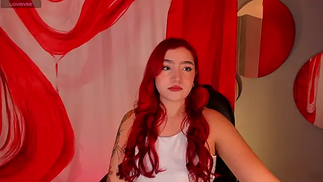 Snapshot of ViolettCastel chatting on September 15, 2025, 7:47 pm ViolettCastel online show from September 15, 2025, 7:47 pm