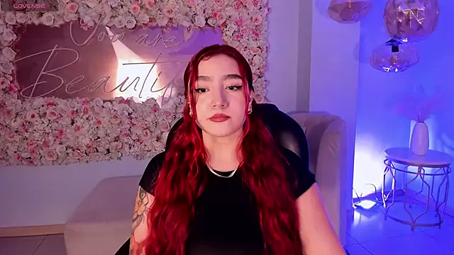 Snapshot of ViolettCastel chatting on September 25, 2025, 7:17 pm ViolettCastel online show from September 25, 2025, 7:17 pm