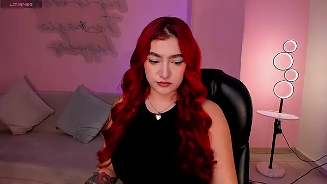 Snapshot of ViolettCastel chatting on October 6, 2025, 7:00 pm ViolettCastel online show from October 6, 2025, 7:00 pm