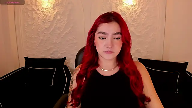 Snapshot of ViolettCastel chatting on October 12, 2025, 4:50 pm ViolettCastel online show from October 12, 2025, 4:50 pm