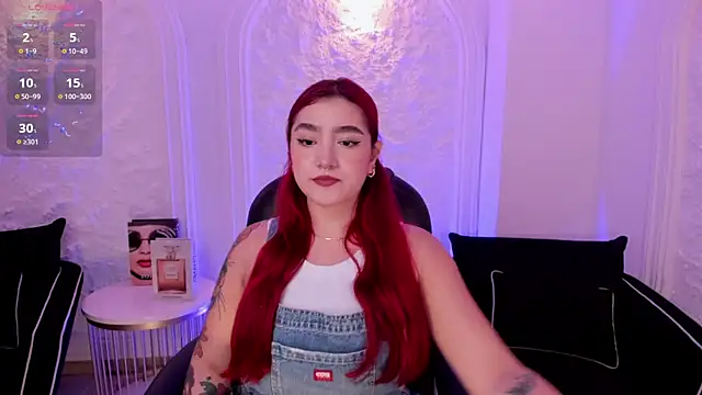 Snapshot of ViolettCastel chatting on October 16, 2025, 6:53 pm ViolettCastel online show from October 16, 2025, 6:53 pm