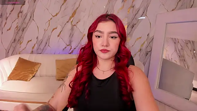 Snapshot of ViolettCastel chatting on October 20, 2025, 7:14 pm ViolettCastel online show from October 20, 2025, 7:14 pm