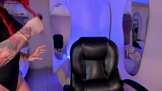 Snapshot of ViolettCastel chatting on October 24, 2025, 7:10 pm ViolettCastel online show from October 24, 2025, 7:10 pm