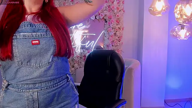 Snapshot of ViolettCastel chatting on October 26, 2025, 11:16 am ViolettCastel online show from October 26, 2025, 11:16 am