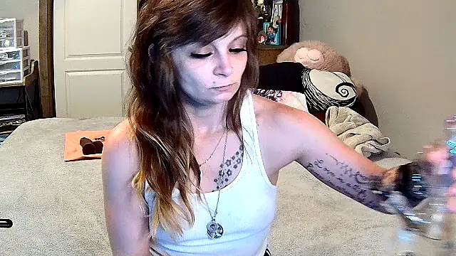 Snapshot of ZeelaXoXo chatting on February 24, 2026, 4:43 am ZeelaXoXo online show from February 24, 2026, 4:43 am