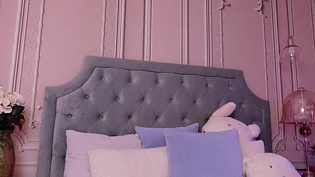 LucyAddison online show from September 13, 2025, 3:17 am