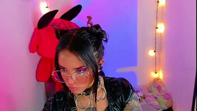 Snapshot of Dann_dan chatting on January 28, 2025, 6:05 am Dann dan online show from January 28, 2025, 6:05 am