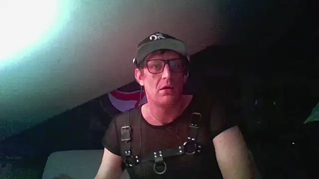 Snapshot of Bigthroaterboy chatting on December 1, 2024, 6:41 pm Bigthroaterboy online show from December 1, 2024, 6:41 pm