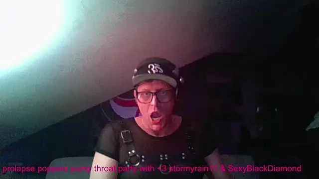 Snapshot of Bigthroaterboy chatting on December 1, 2024, 9:48 pm Bigthroaterboy online show from December 1, 2024, 9:48 pm