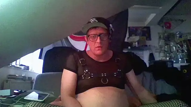 Snapshot of Bigthroaterboy chatting on December 4, 2024, 8:45 am Bigthroaterboy online show from December 4, 2024, 8:45 am