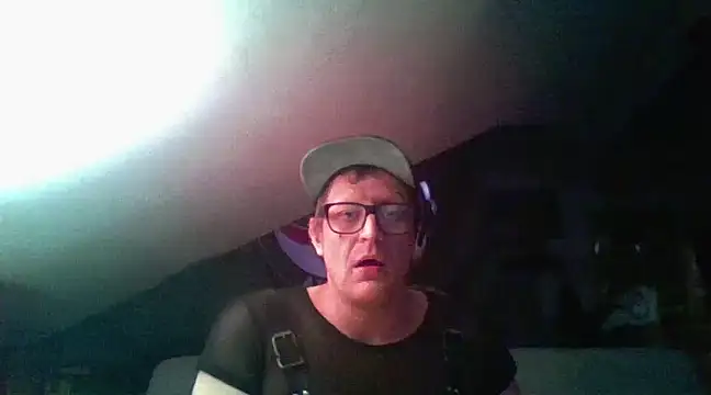 Snapshot of Bigthroaterboy chatting on December 6, 2024, 4:14 am Bigthroaterboy online show from December 6, 2024, 4:14 am