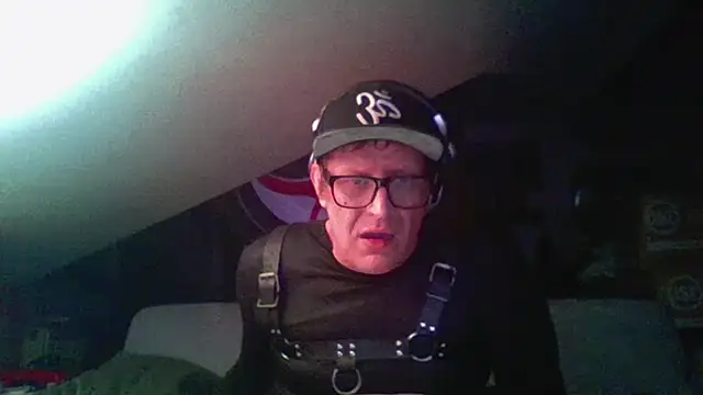 Snapshot of Bigthroaterboy chatting on December 7, 2024, 5:42 pm Bigthroaterboy online show from December 7, 2024, 5:42 pm