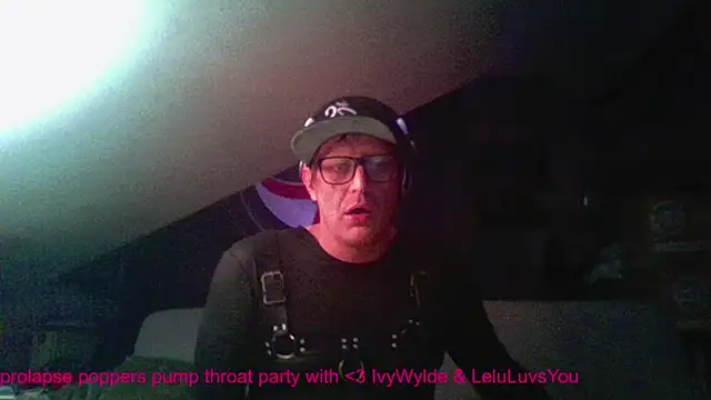 Snapshot of Bigthroaterboy chatting on December 8, 2024, 3:00 am Bigthroaterboy online show from December 8, 2024, 3:00 am