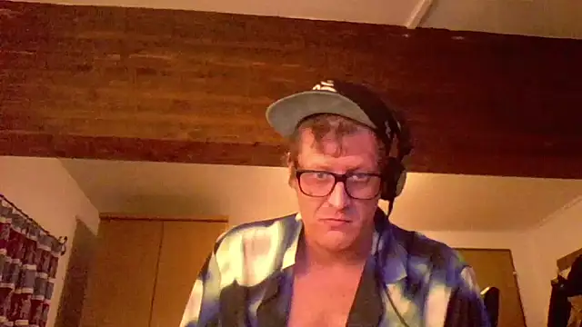 Snapshot of Bigthroaterboy chatting on December 28, 2024, 8:36 pm Bigthroaterboy online show from December 28, 2024, 8:36 pm