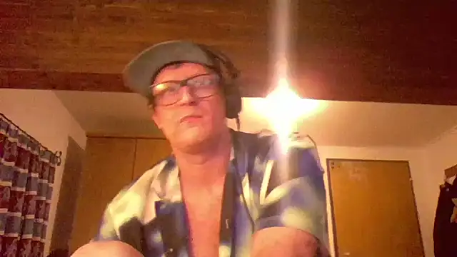 Snapshot of Bigthroaterboy chatting on December 28, 2024, 11:37 pm Bigthroaterboy online show from December 28, 2024, 11:37 pm