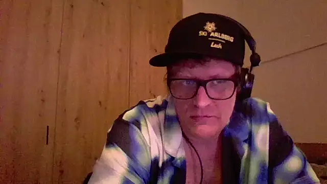 Snapshot of Bigthroaterboy chatting on January 5, 2025, 9:47 pm Bigthroaterboy online show from January 5, 2025, 9:47 pm