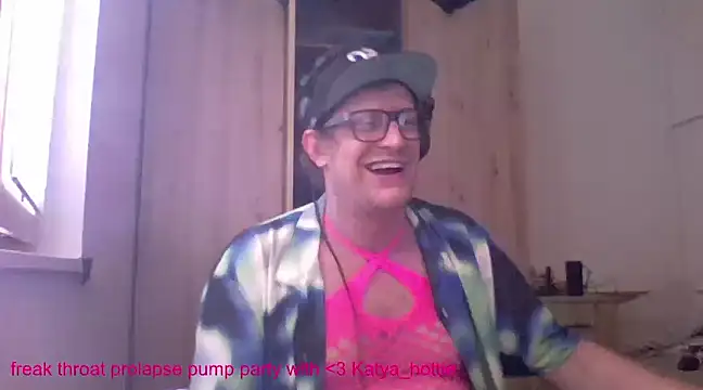 Snapshot of Bigthroaterboy chatting on January 24, 2025, 1:57 pm Bigthroaterboy online show from January 24, 2025, 1:57 pm