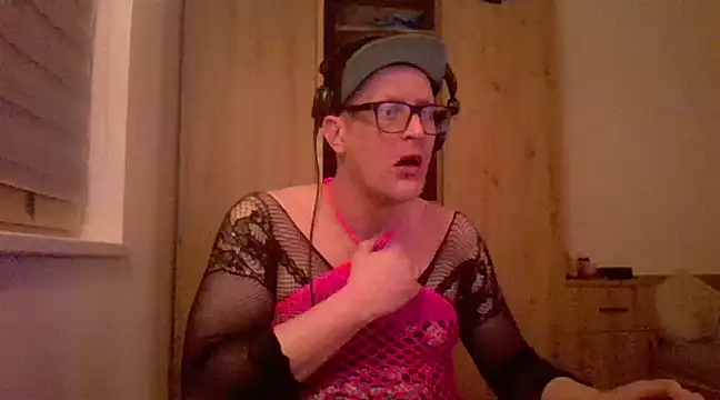 Snapshot of Bigthroaterboy chatting on February 8, 2025, 11:13 pm Bigthroaterboy online show from February 8, 2025, 11:13 pm