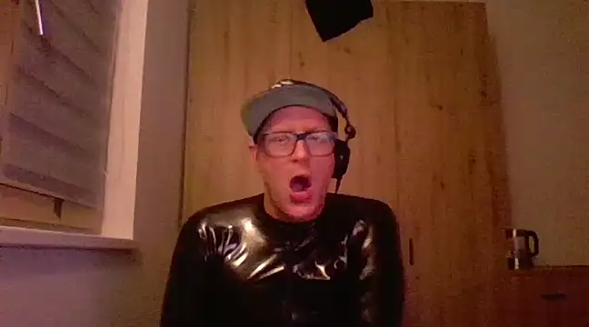 Snapshot of Bigthroaterboy chatting on February 16, 2025, 12:52 am Bigthroaterboy online show from February 16, 2025, 12:52 am