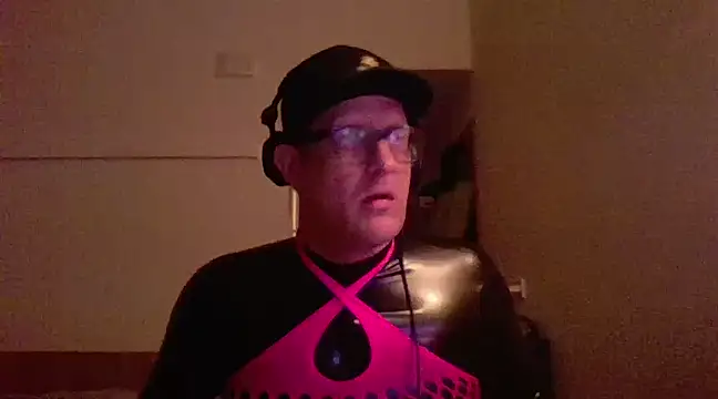 Snapshot of Bigthroaterboy chatting on March 6, 2025, 7:10 pm Bigthroaterboy online show from March 6, 2025, 7:10 pm