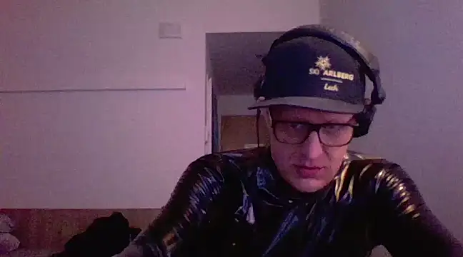 Snapshot of Bigthroaterboy chatting on March 8, 2025, 6:43 am Bigthroaterboy online show from March 8, 2025, 6:43 am