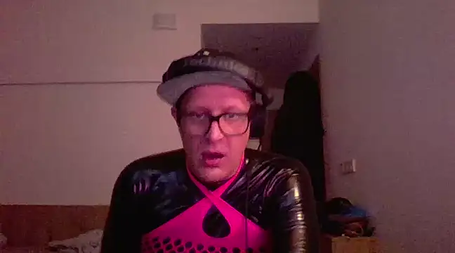 Snapshot of Bigthroaterboy chatting on March 11, 2025, 6:21 am Bigthroaterboy online show from March 11, 2025, 6:21 am