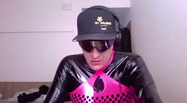 Snapshot of Bigthroaterboy chatting on March 11, 2025, 11:33 am Bigthroaterboy online show from March 11, 2025, 11:33 am