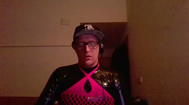 Snapshot of Bigthroaterboy chatting on March 15, 2025, 8:54 pm Bigthroaterboy online show from March 15, 2025, 8:54 pm