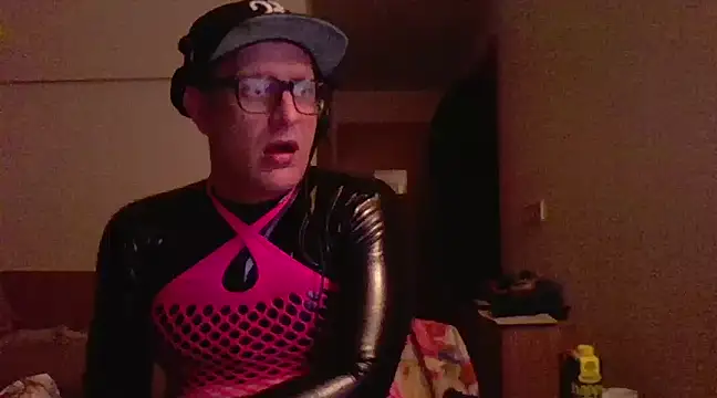 Snapshot of Bigthroaterboy chatting on March 16, 2025, 12:01 am Bigthroaterboy online show from March 16, 2025, 12:01 am