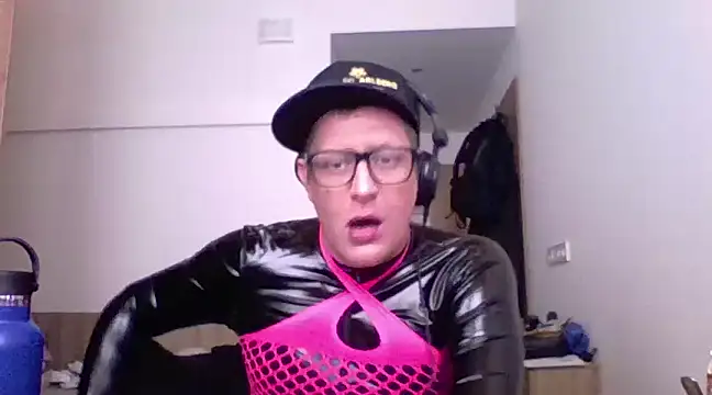 Snapshot of Bigthroaterboy chatting on March 16, 2025, 1:06 pm Bigthroaterboy online show from March 16, 2025, 1:06 pm