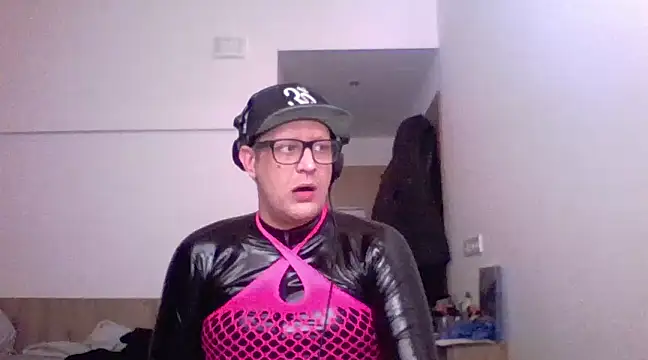 Snapshot of Bigthroaterboy chatting on March 21, 2025, 1:56 pm Bigthroaterboy online show from March 21, 2025, 1:56 pm