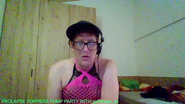 Snapshot of Bigthroaterboy chatting on September 14, 2025, 4:11 am Bigthroaterboy online show from September 14, 2025, 4:11 am