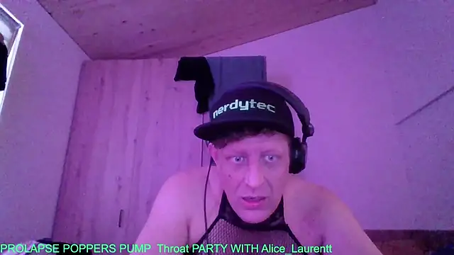 Snapshot of Bigthroaterboy chatting on October 5, 2025, 10:13 am Bigthroaterboy online show from October 5, 2025, 10:13 am