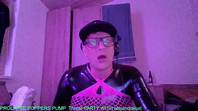 Snapshot of Bigthroaterboy chatting on October 5, 2025, 10:18 pm Bigthroaterboy online show from October 5, 2025, 10:18 pm