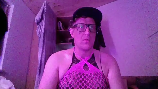 Snapshot of Bigthroaterboy chatting on October 21, 2025, 11:38 pm Bigthroaterboy online show from October 21, 2025, 11:38 pm